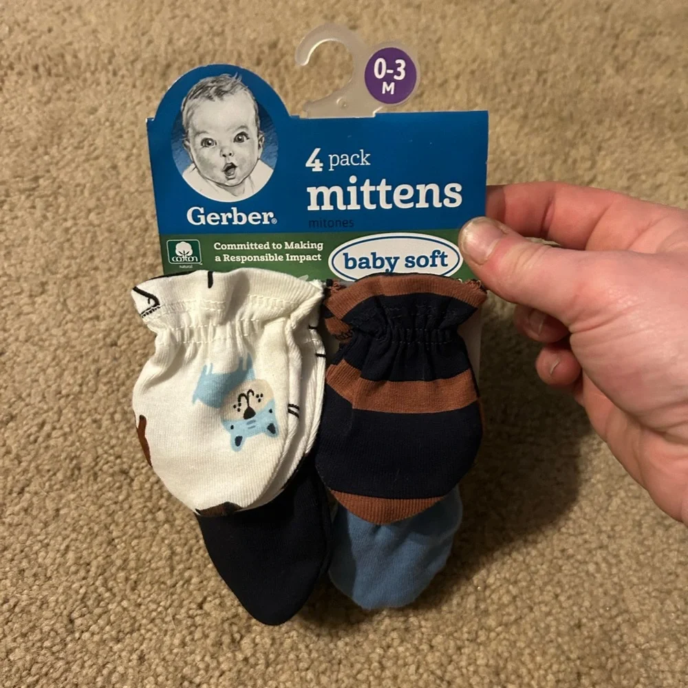Bundle - baby socks & mittens